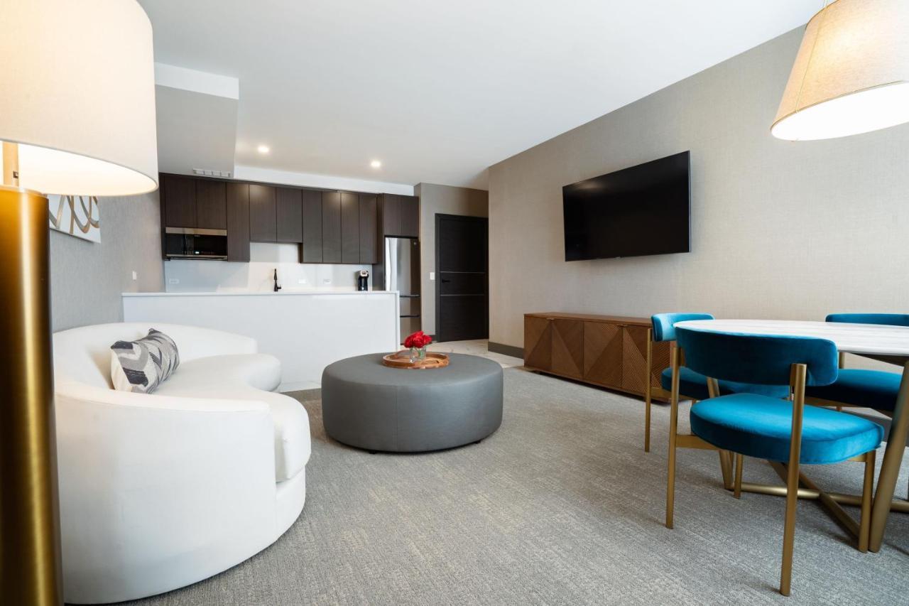 Springhill Suites By Marriott Chicago Chinatown Экстерьер фото