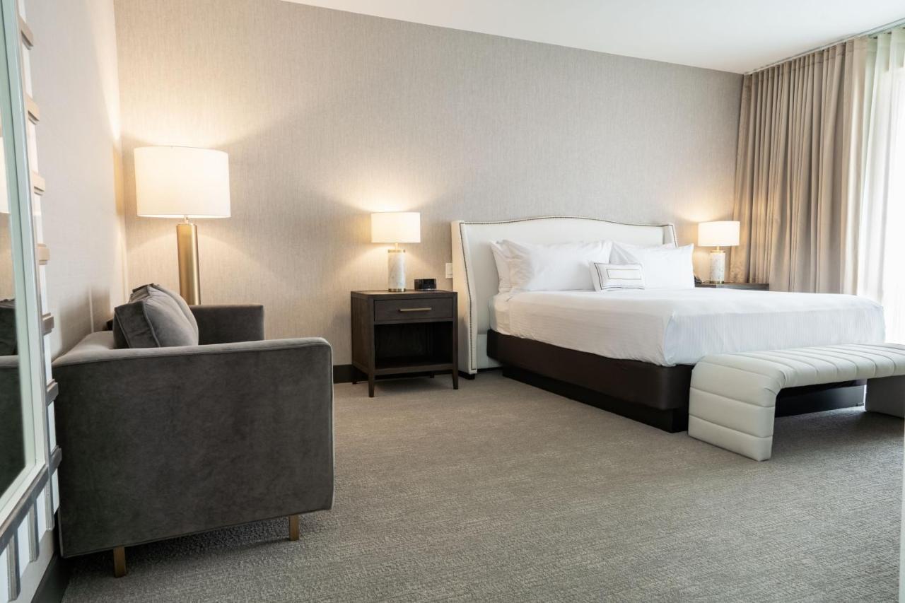 Springhill Suites By Marriott Chicago Chinatown Экстерьер фото