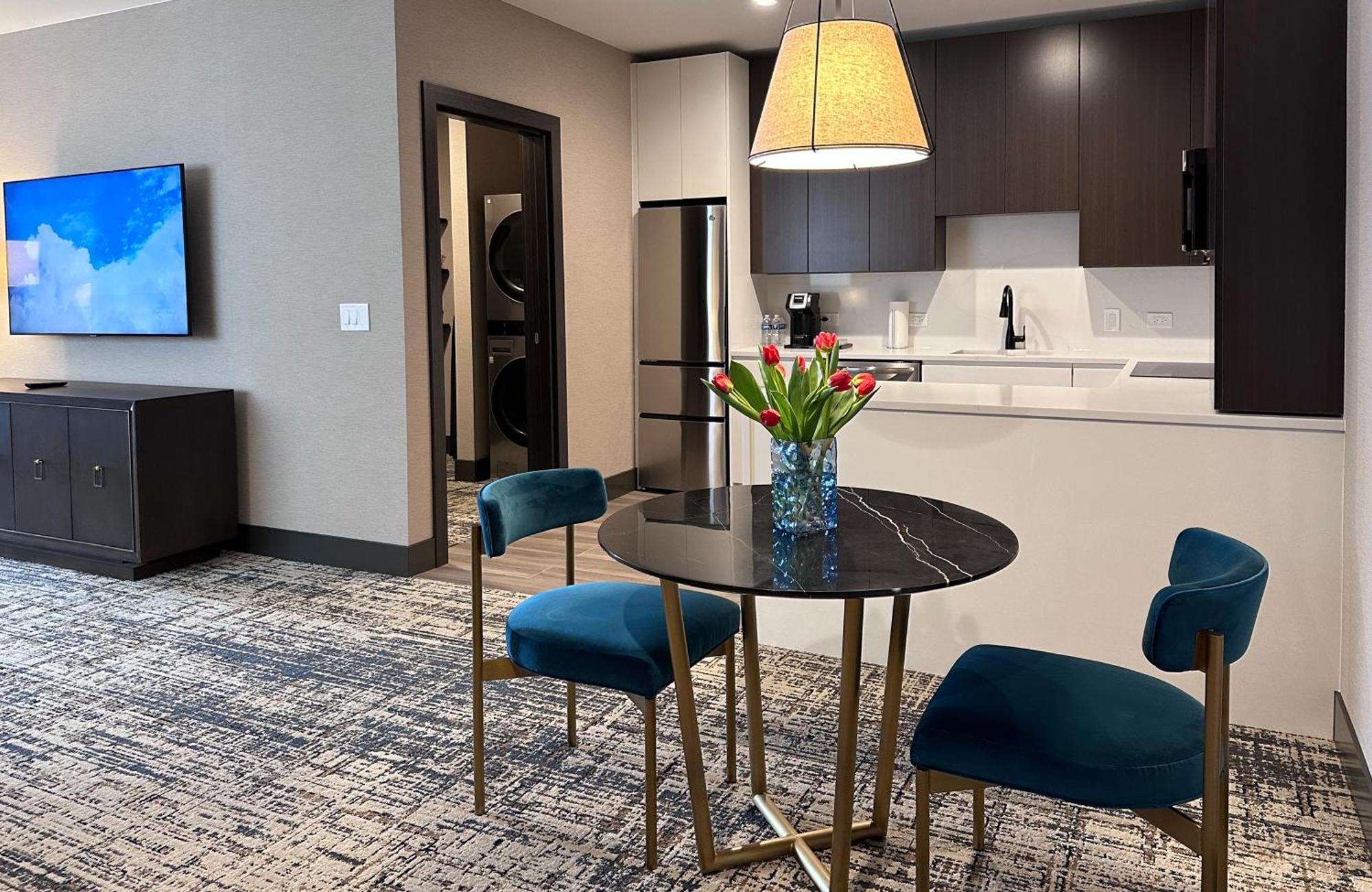 Springhill Suites By Marriott Chicago Chinatown Экстерьер фото