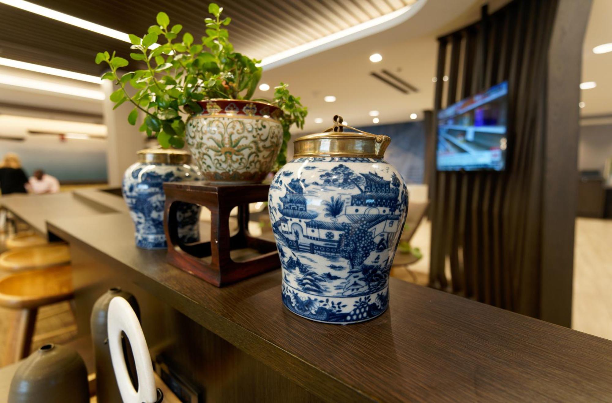 Springhill Suites By Marriott Chicago Chinatown Экстерьер фото