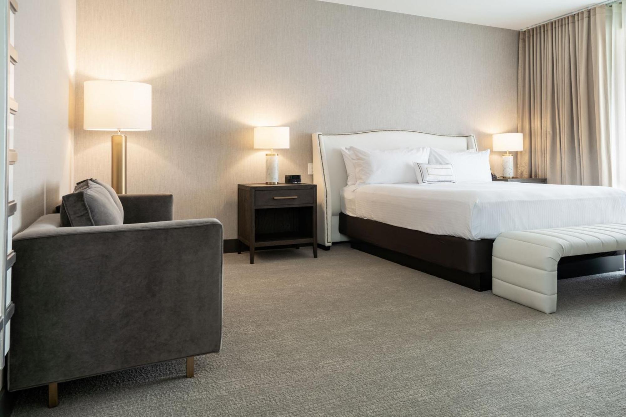 Springhill Suites By Marriott Chicago Chinatown Экстерьер фото