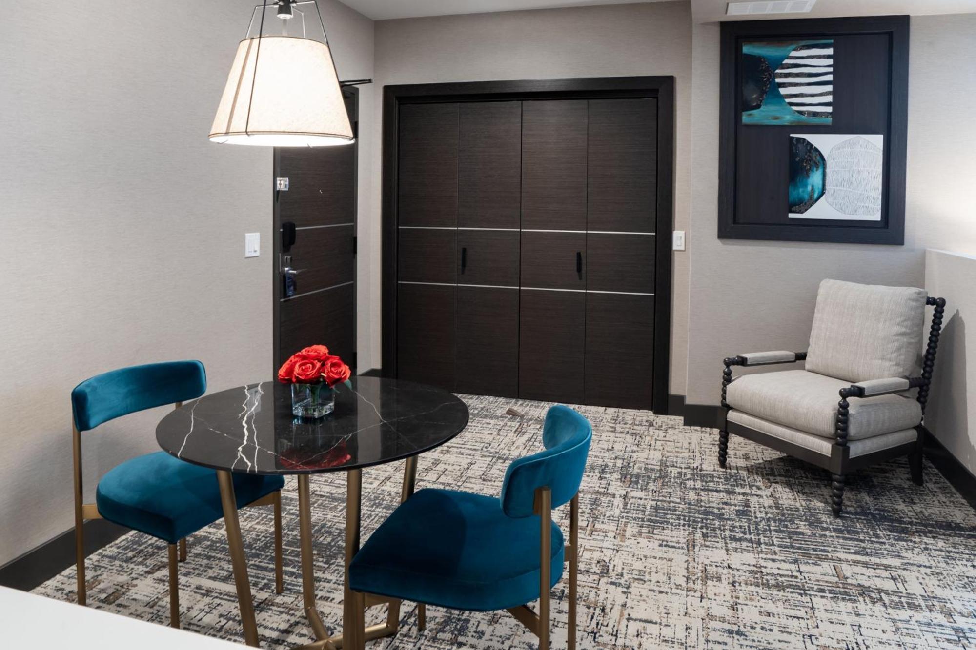 Springhill Suites By Marriott Chicago Chinatown Экстерьер фото