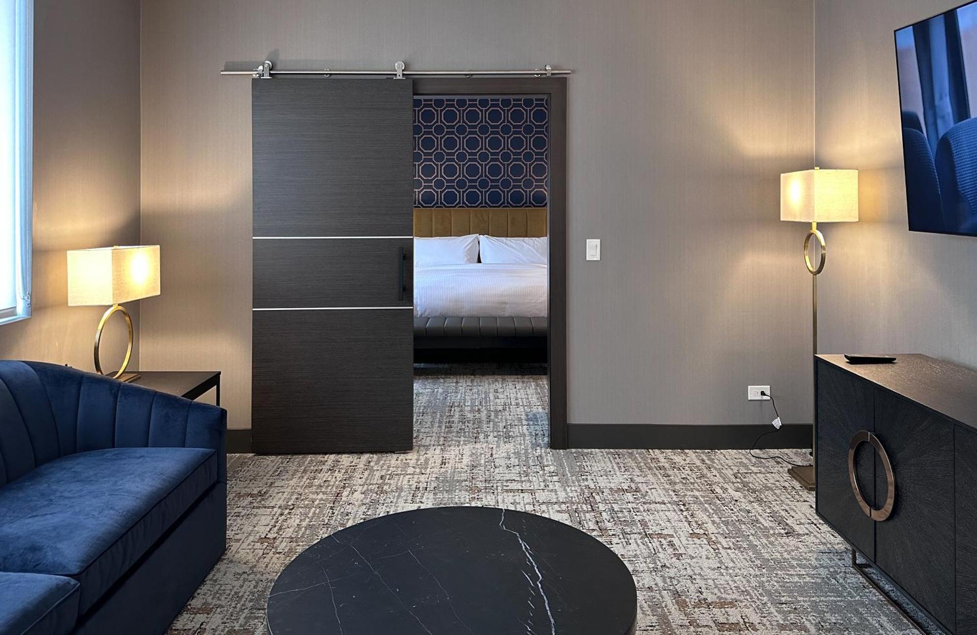 Springhill Suites By Marriott Chicago Chinatown Экстерьер фото