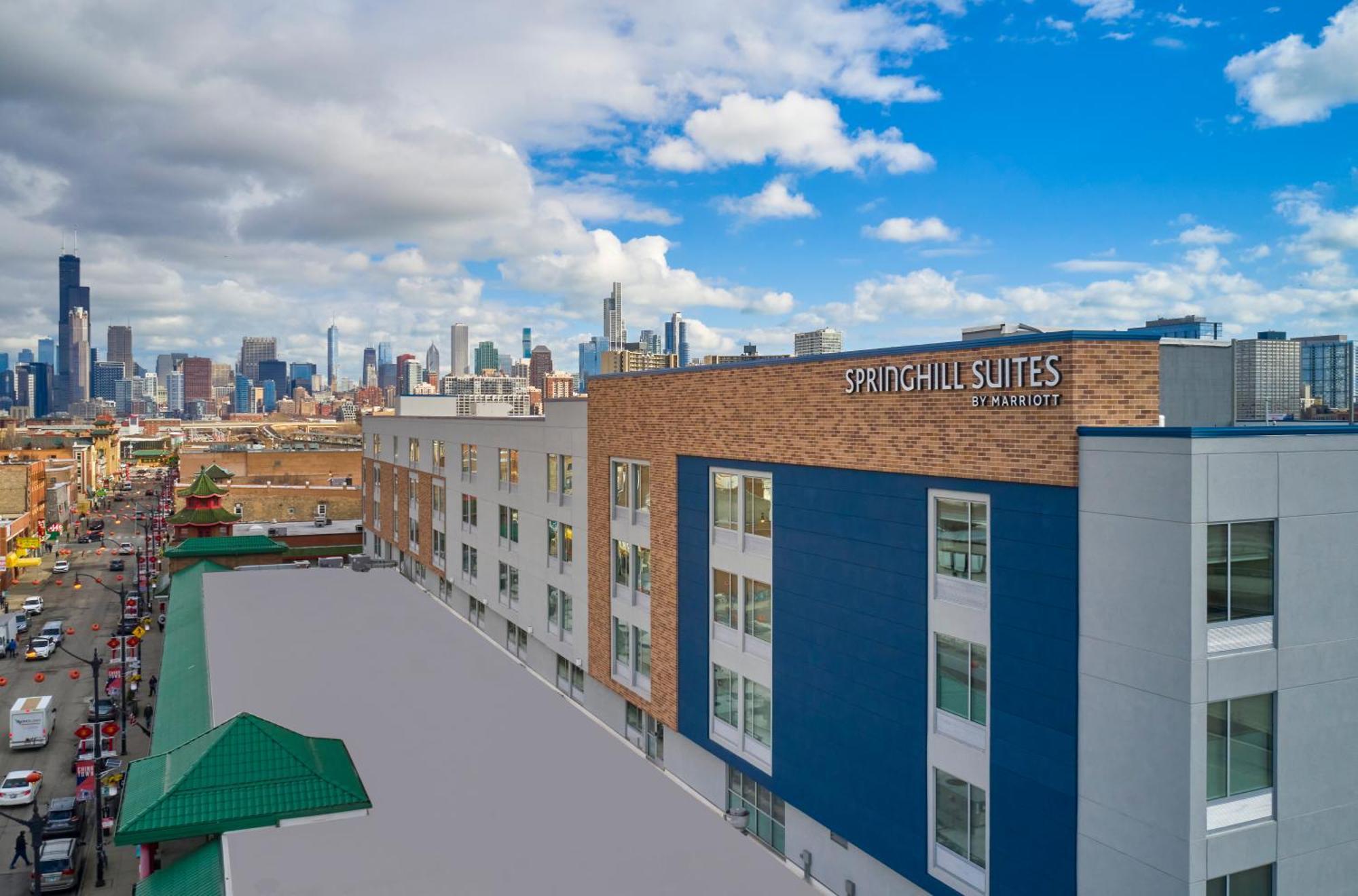Springhill Suites By Marriott Chicago Chinatown Экстерьер фото