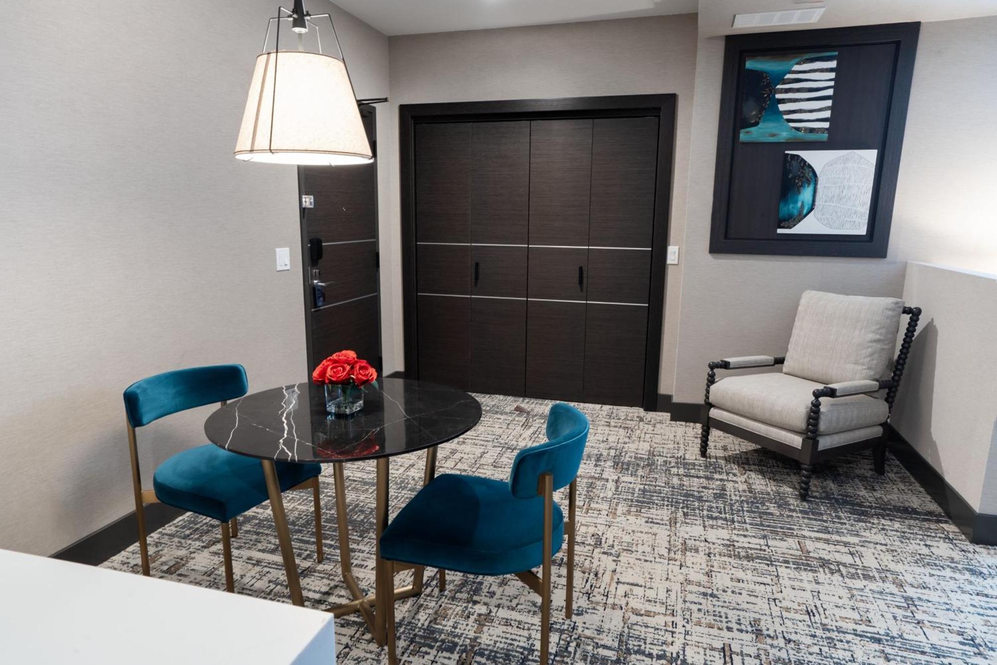 Springhill Suites By Marriott Chicago Chinatown Экстерьер фото