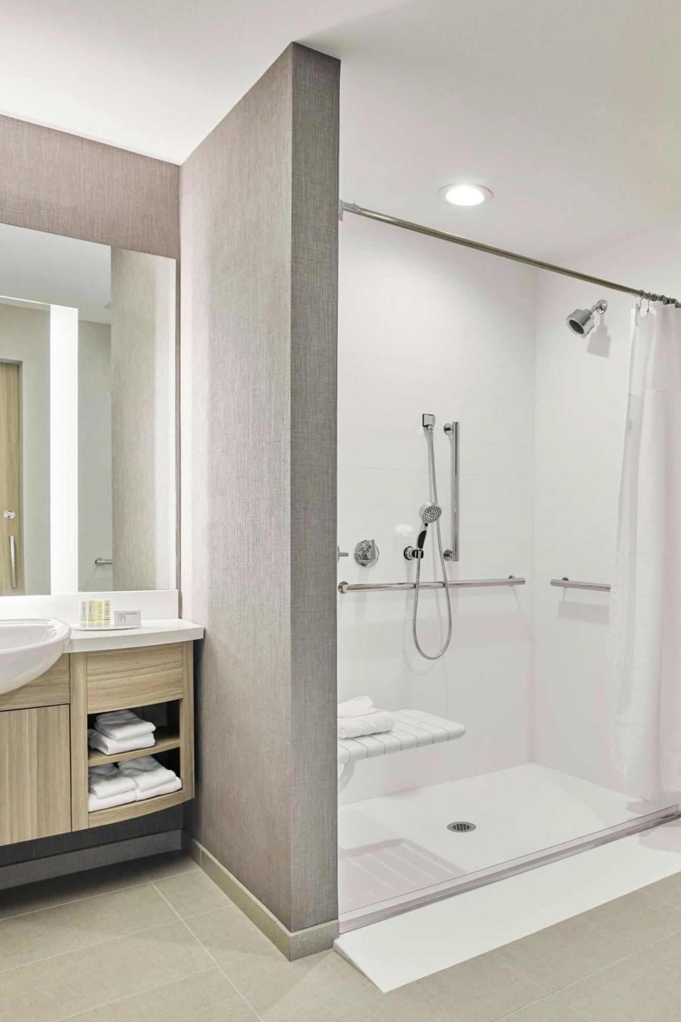Springhill Suites By Marriott Chicago Chinatown Экстерьер фото