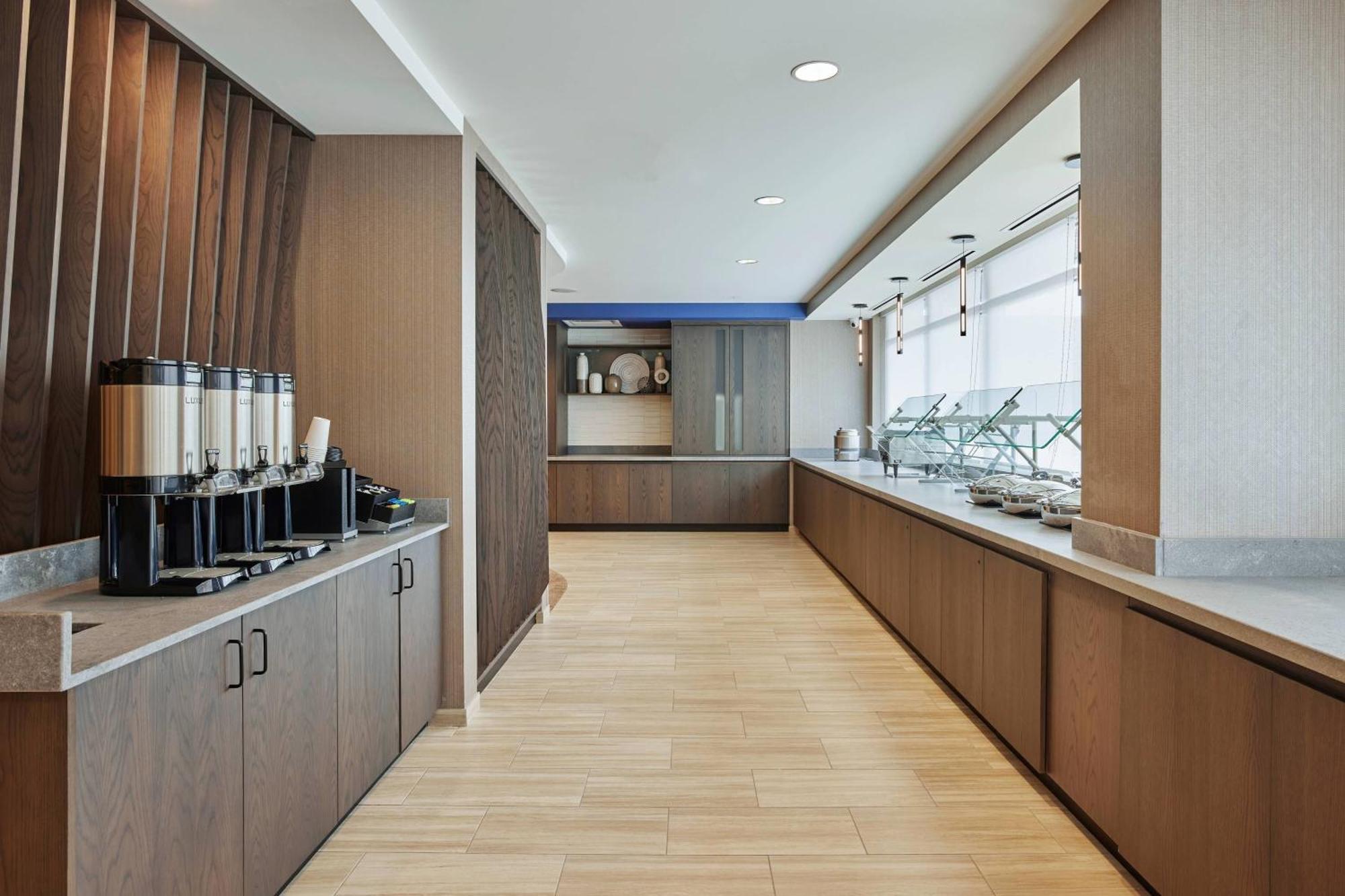 Springhill Suites By Marriott Chicago Chinatown Экстерьер фото