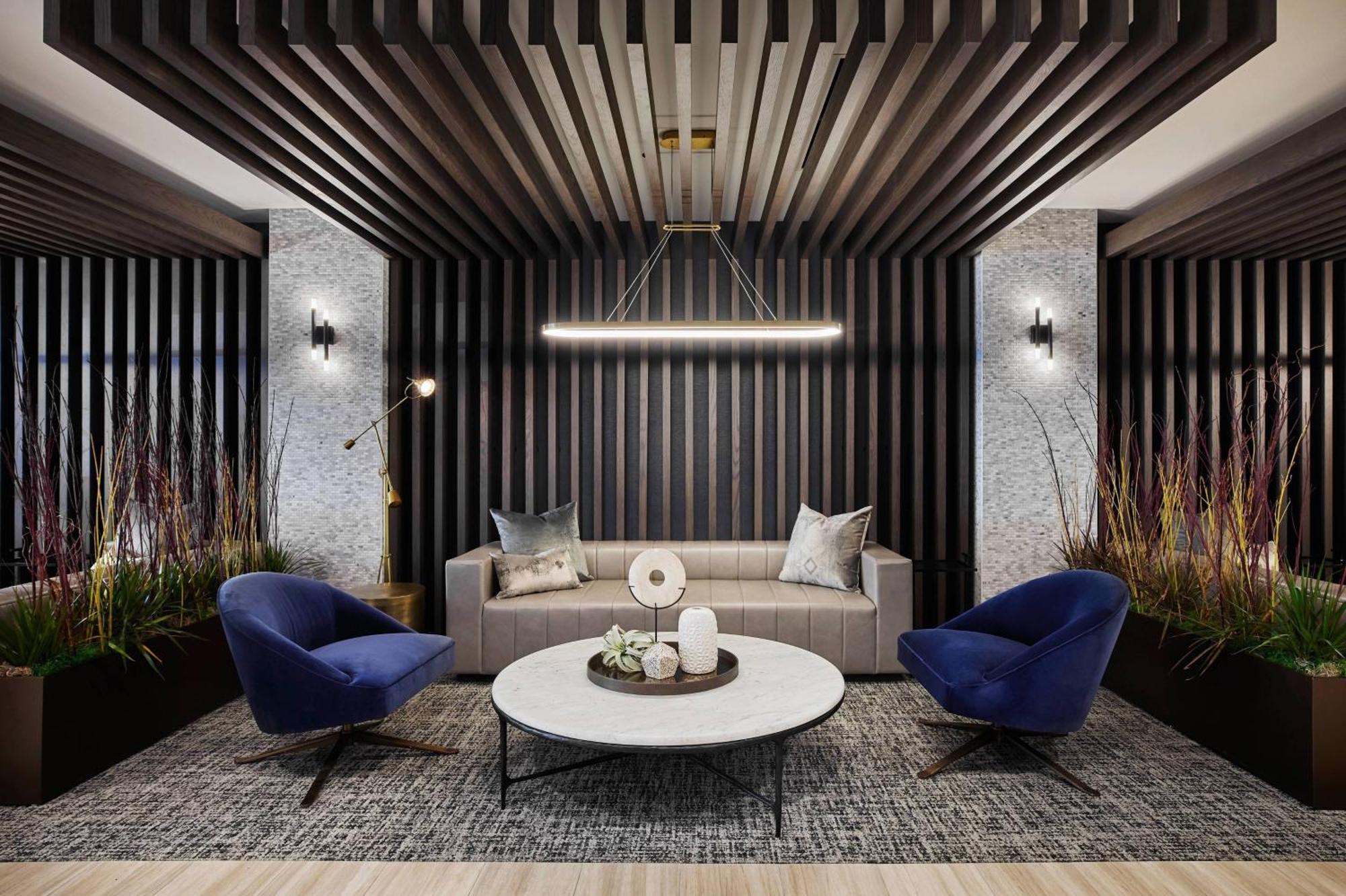 Springhill Suites By Marriott Chicago Chinatown Экстерьер фото
